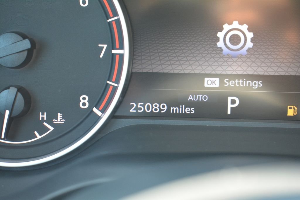 Used 2023 Blue Nissan S image 13