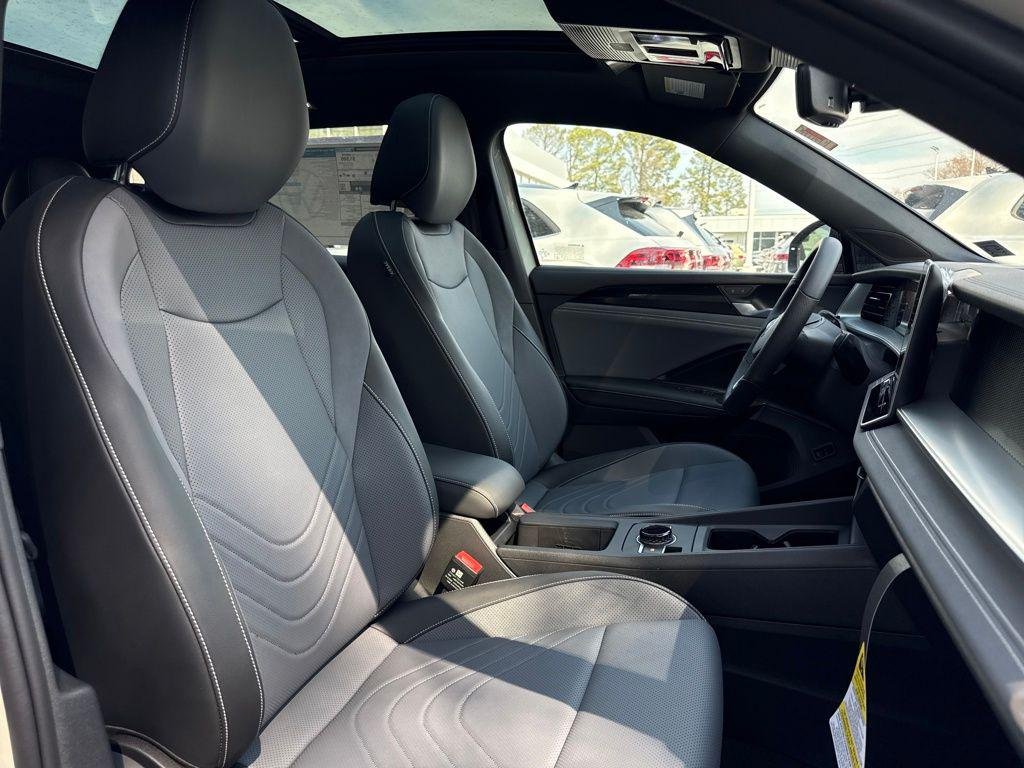 New 2026 Sandstone Volkswagen 2.0T SE R-Line Black image 18