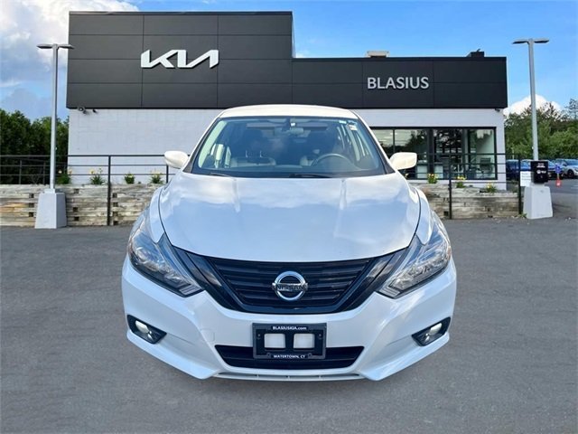 2017 Nissan Altima 2.5 SR photo 3