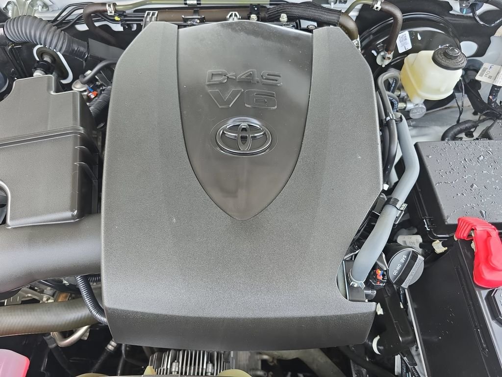 Used 2023 White Toyota SR5 image 40