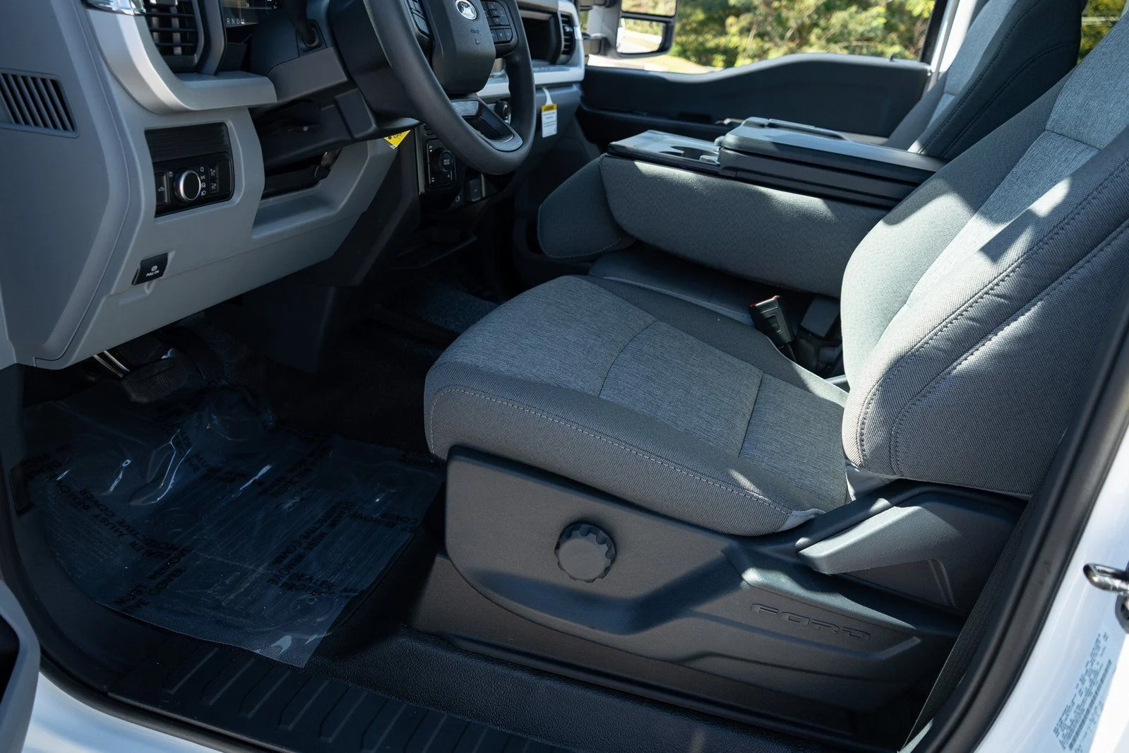 New 2026 Oxford White Ford F-350® XL image 17