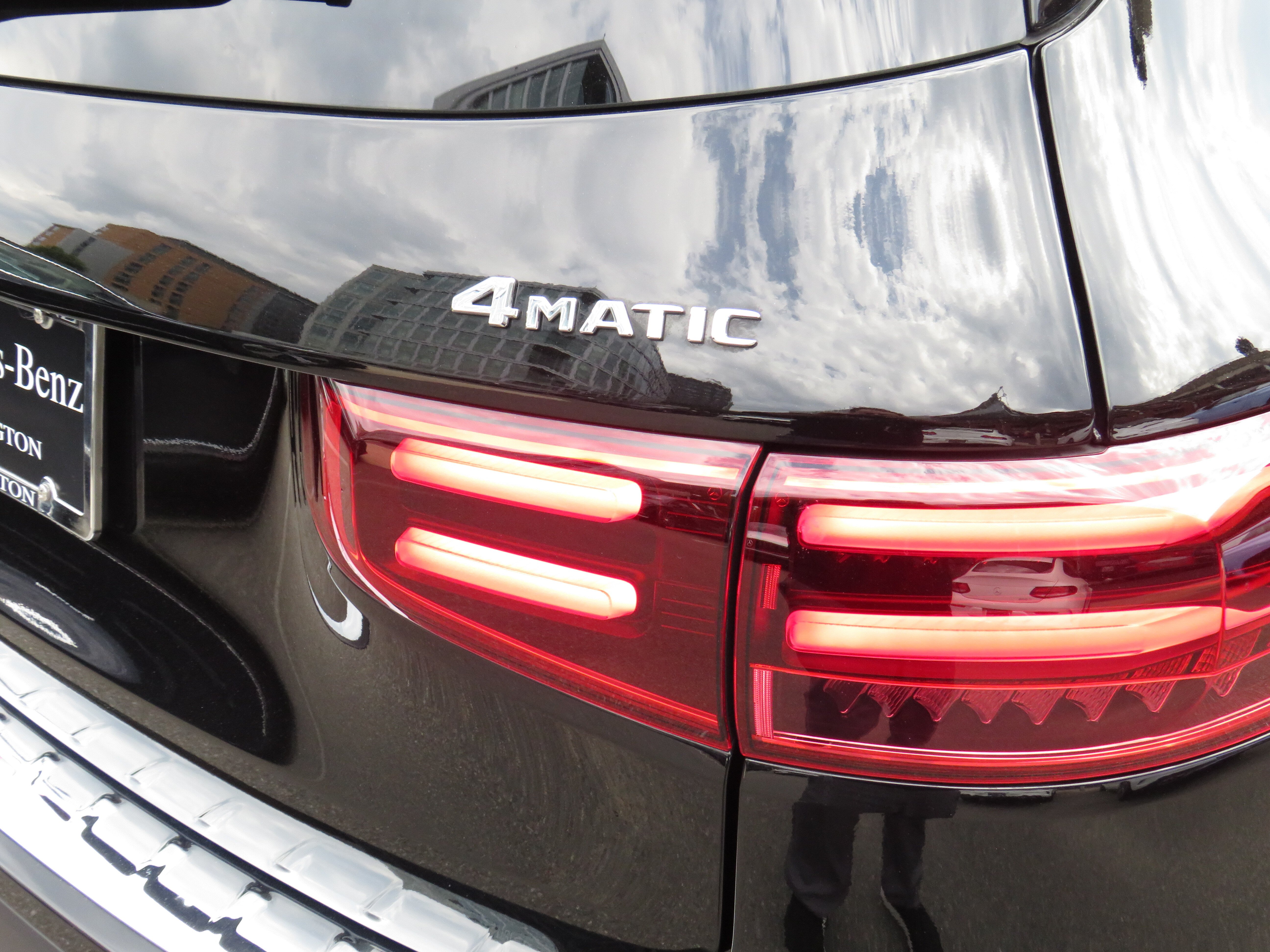 Used 2026 Night Black Mercedes-Benz GLB 250 4MATIC® image 28
