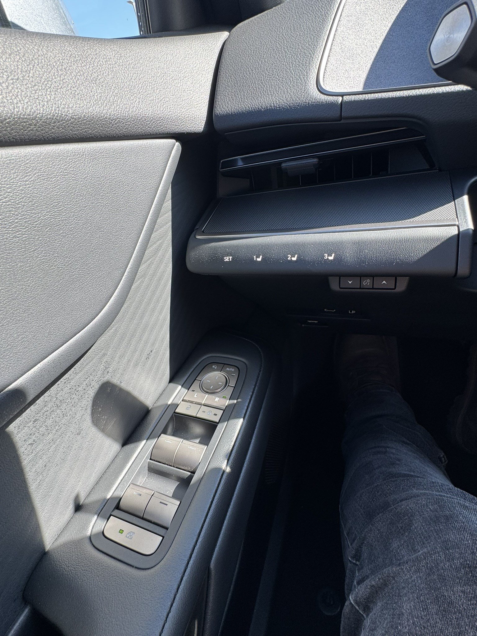 New 2026 Iridium Lexus PREMIUM AWD image 15