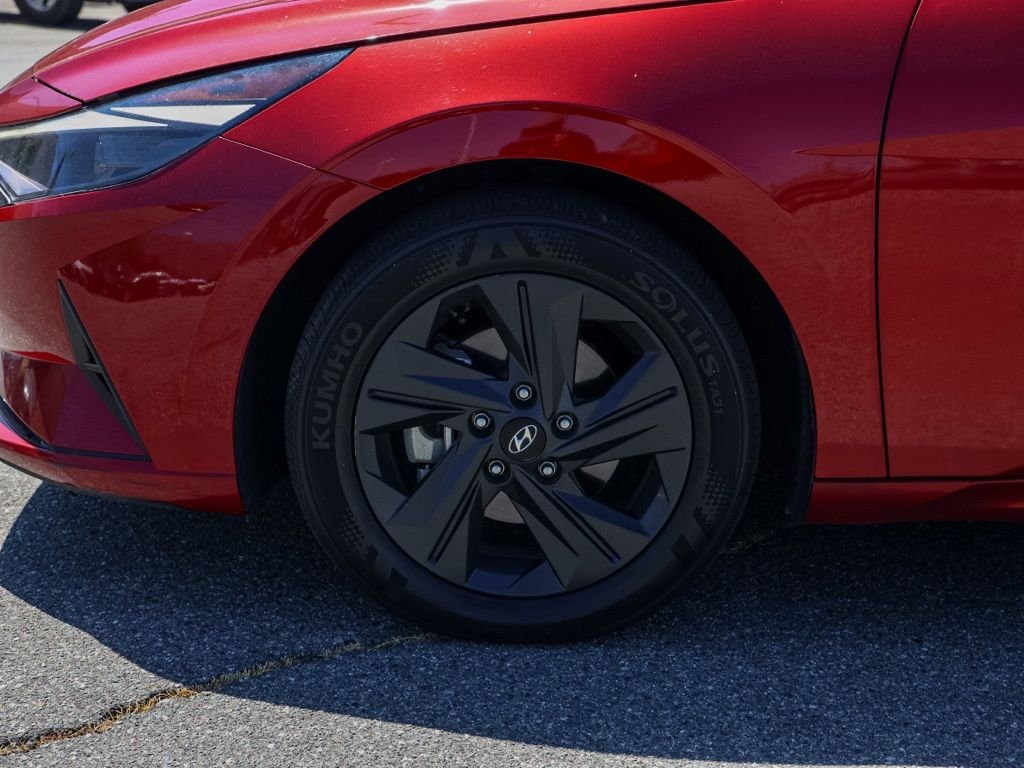 Used 2023 Red Hyundai SEL image 10