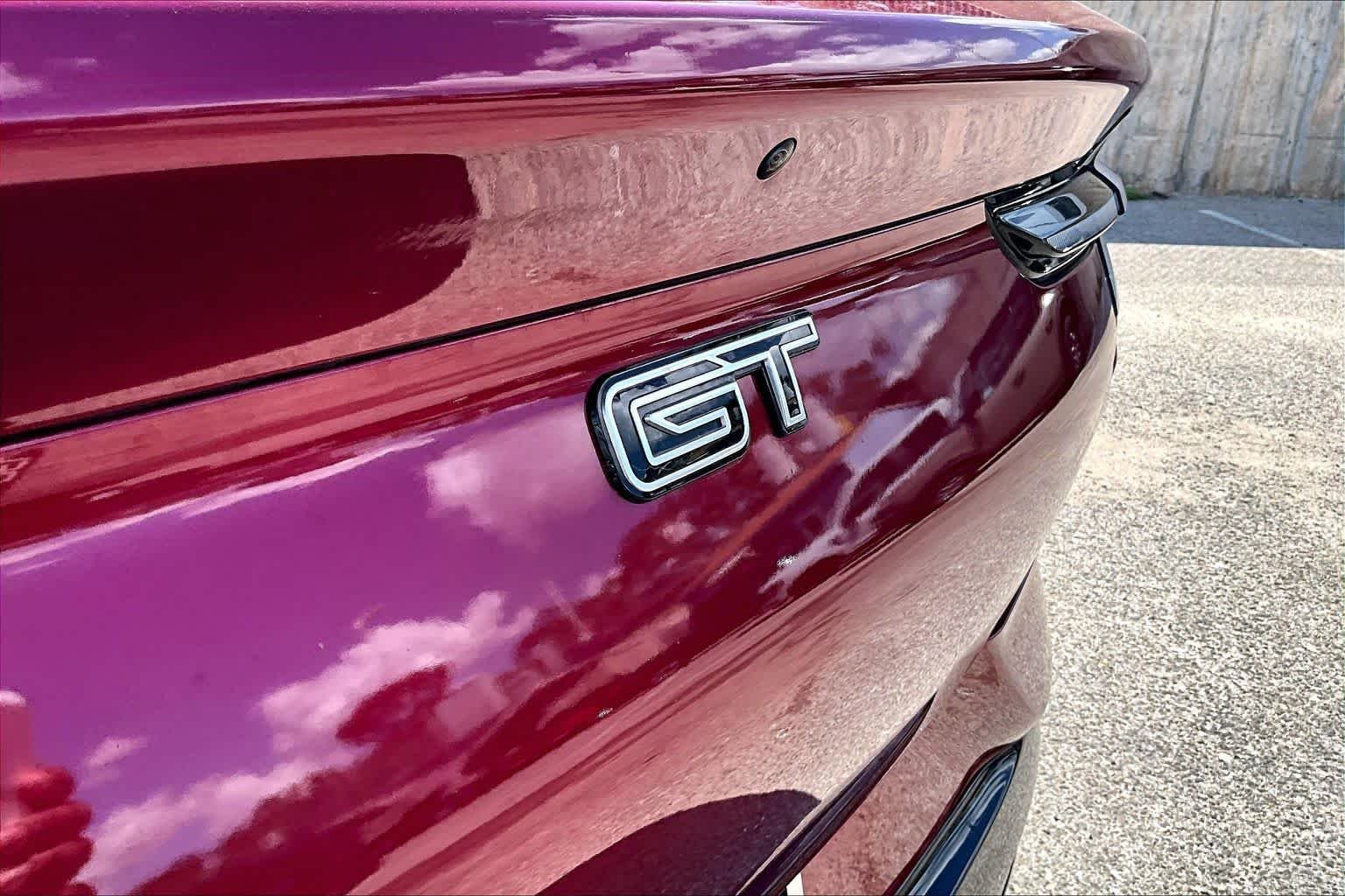 Used 2025 Molten Ford GT image 30
