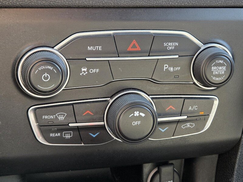 Used 2022 Gray Dodge SXT image 33