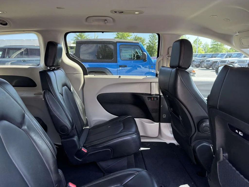 Used 2024 White Chrysler Touring L image 15