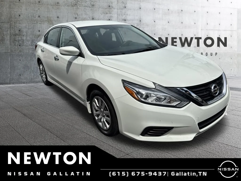 Used 2018 Glacier White Nissan 2.5 S image 1