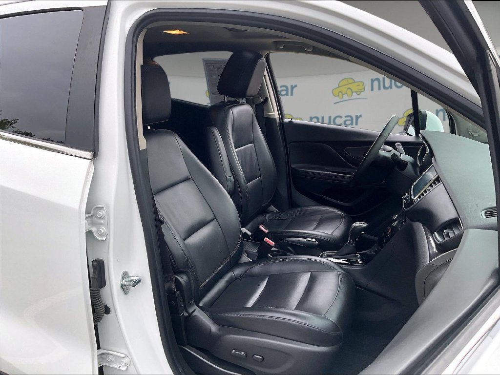 Used 2017 White Buick Essence image 11