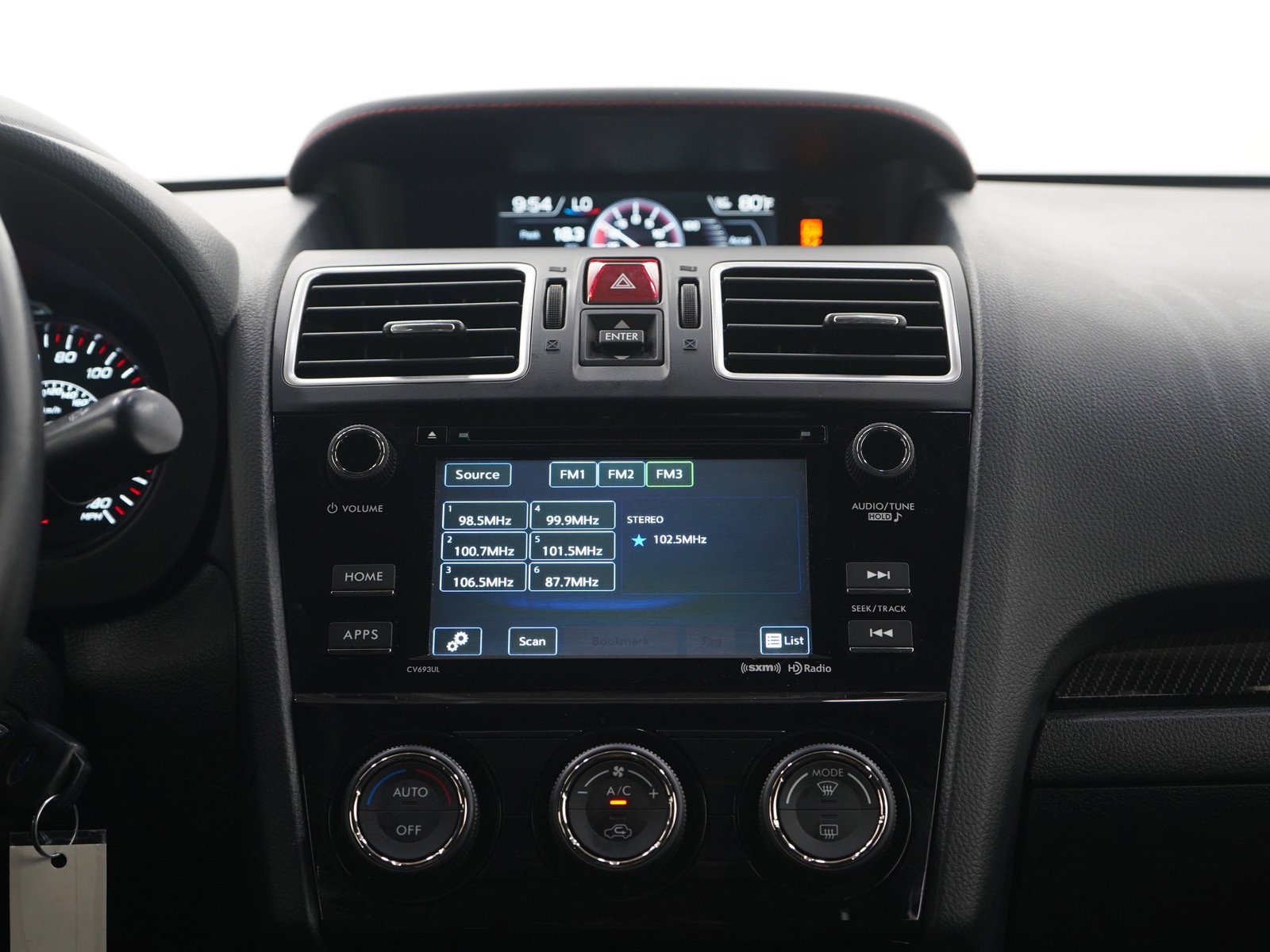 Used 2018 Ice Silver Metallic Subaru  image 15