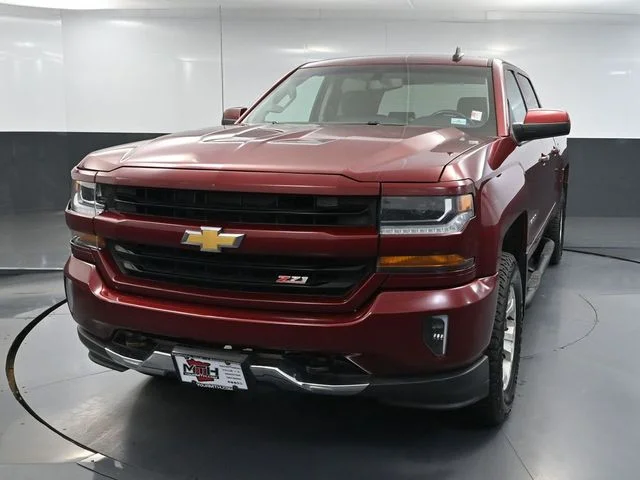 Used 2016 Red Chevrolet LT image 12