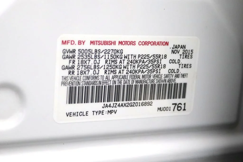 Used 2016 White Mitsubishi GT image 31
