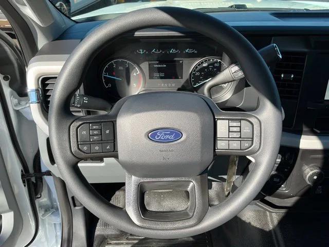 New 2027 Oxford White Ford F-350® XL image 31