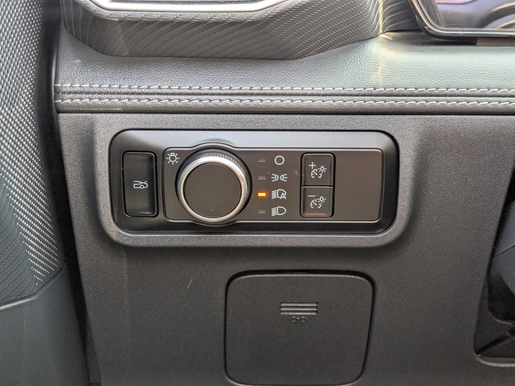 Used 2024  Ford GT Premium image 20