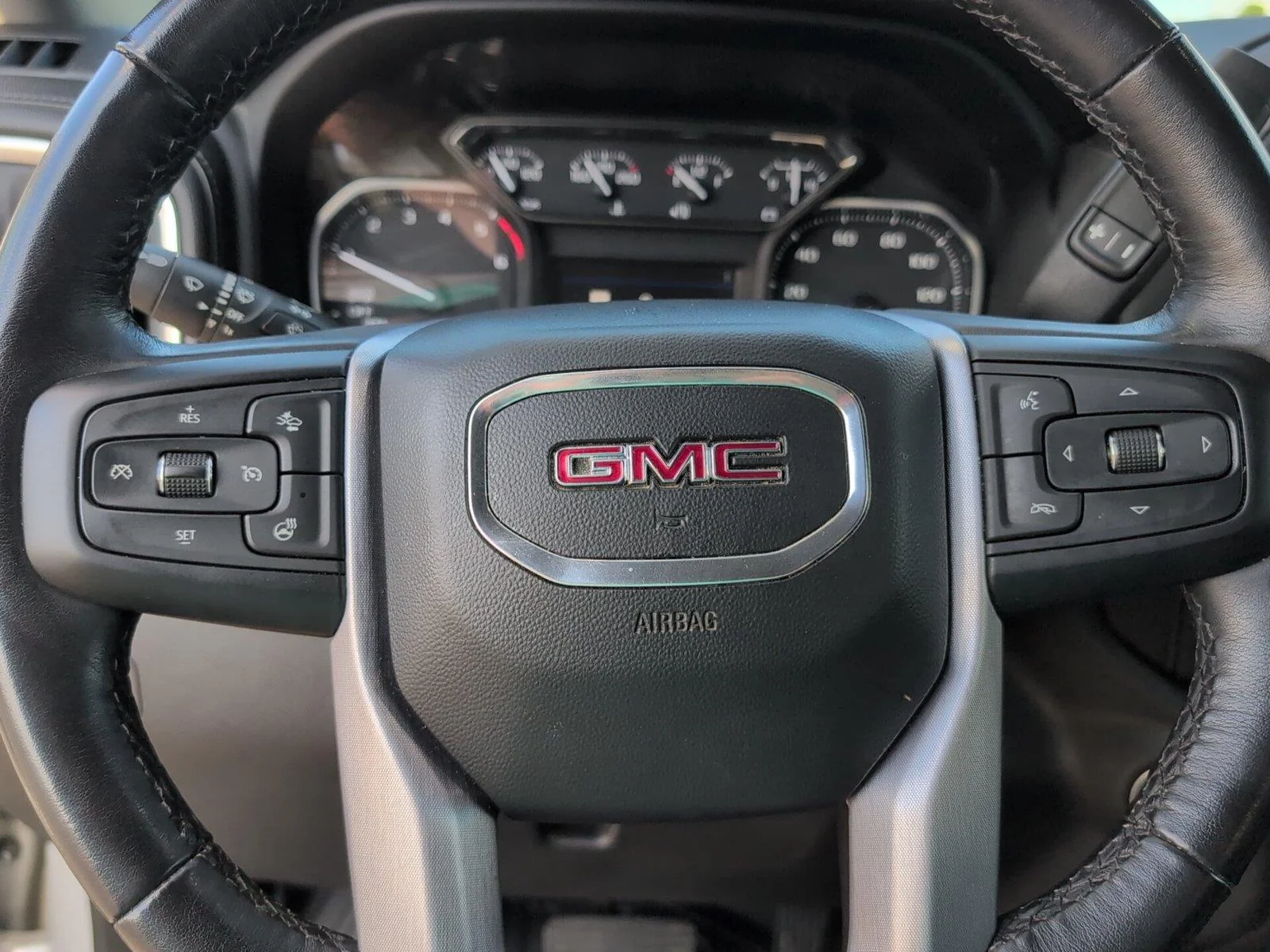 Used 2022 QUICKSILVER METALLIC GMC SLT image 26
