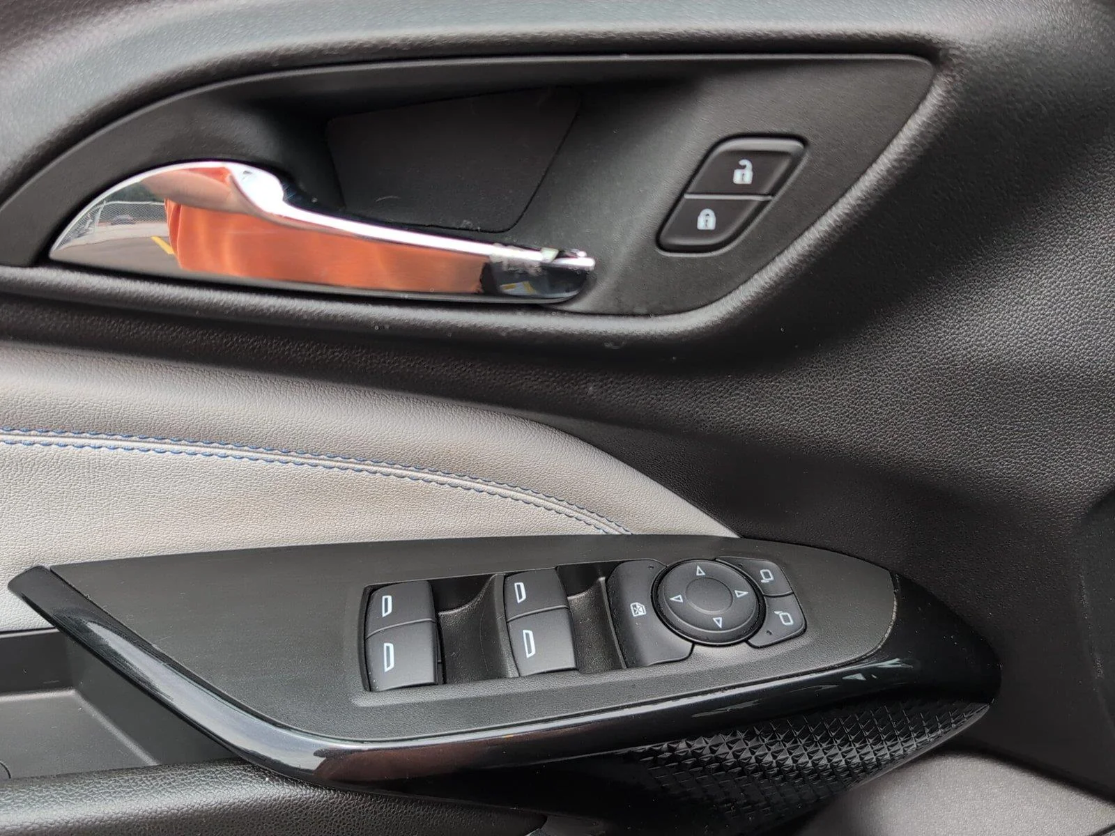 Used 2025 Sterling Gray Metallic Chevrolet LT image 16