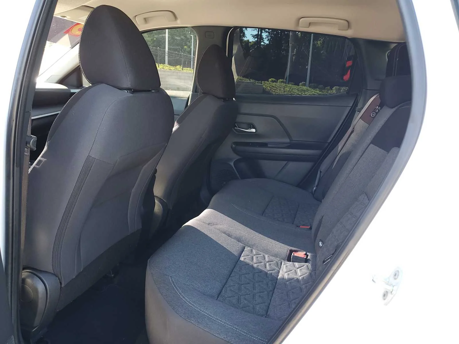 Used 2025 Aspen White Tricoat Nissan SV image 11