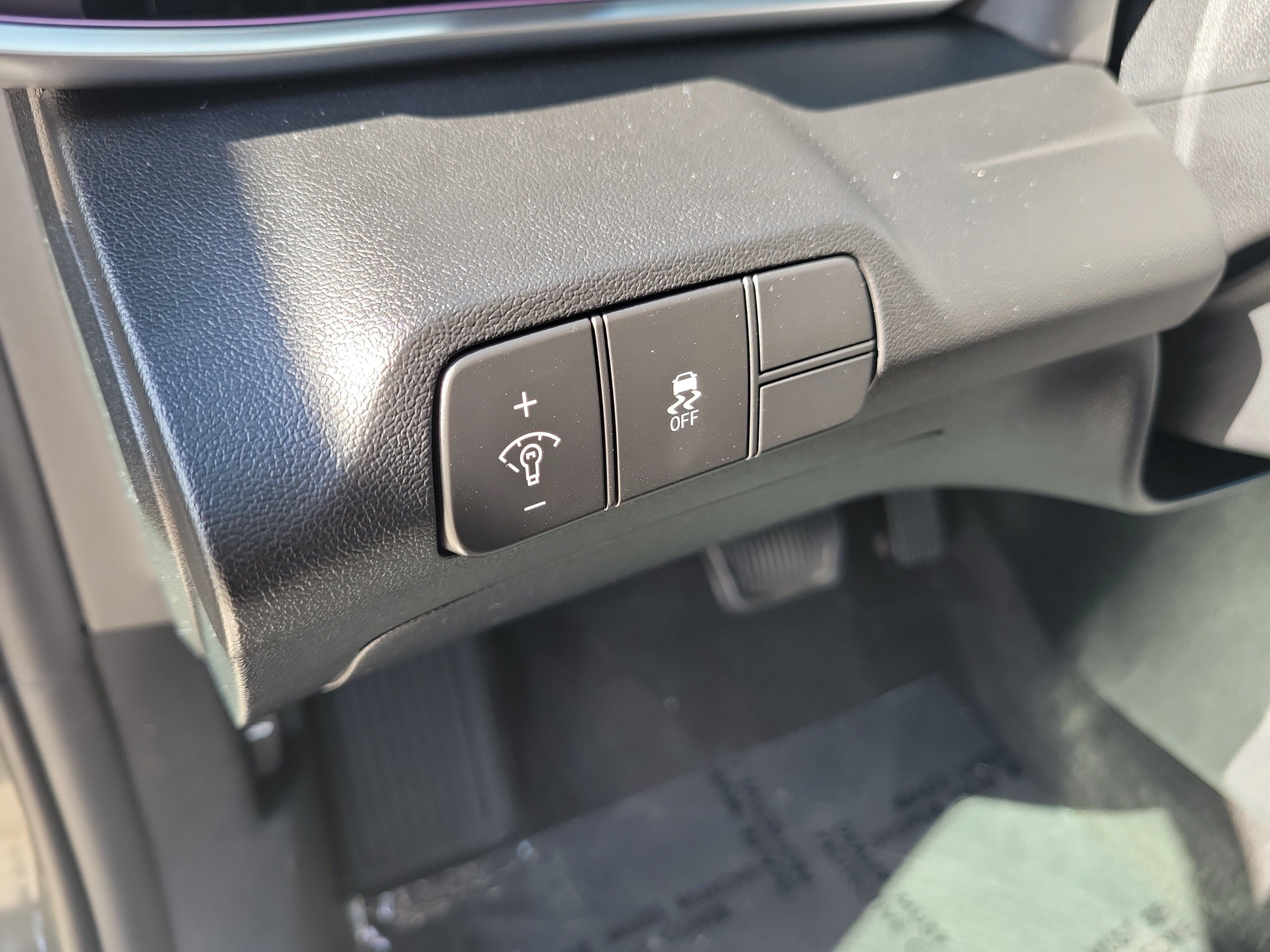 Used 2024 Amazon Gray Hyundai SEL image 23