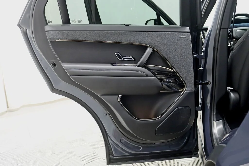 Used 2024 Blue Land Rover Dynamic SE image 38