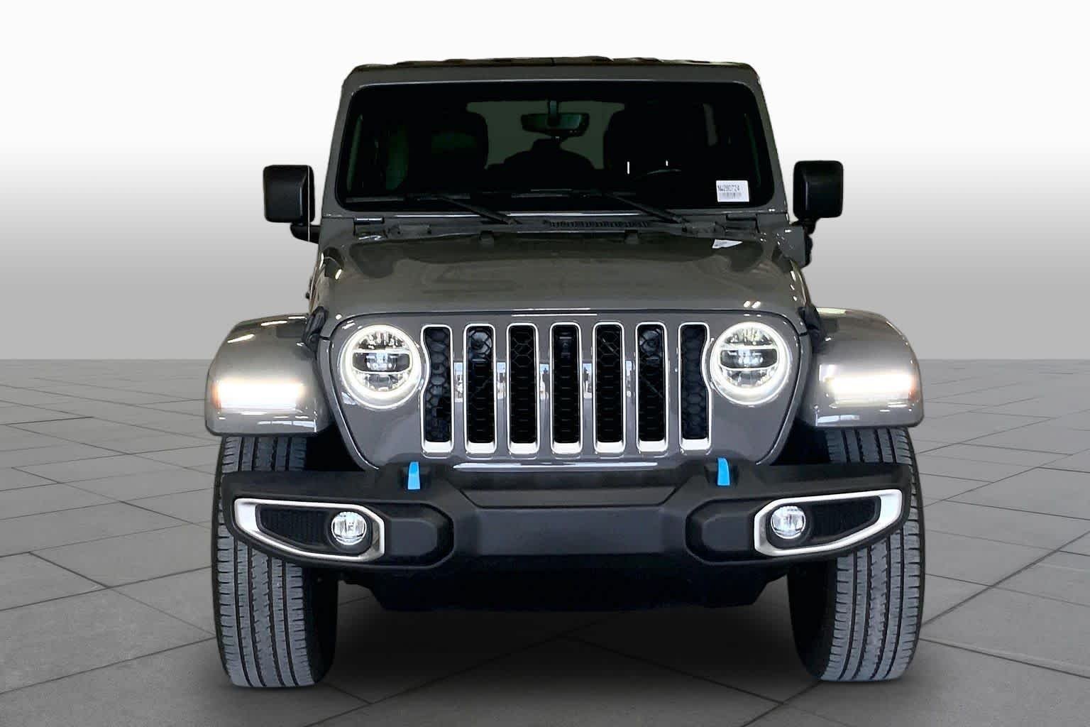 Used 2022 Sting-Gray Clearcoat Jeep Unlimited Sahara image 4
