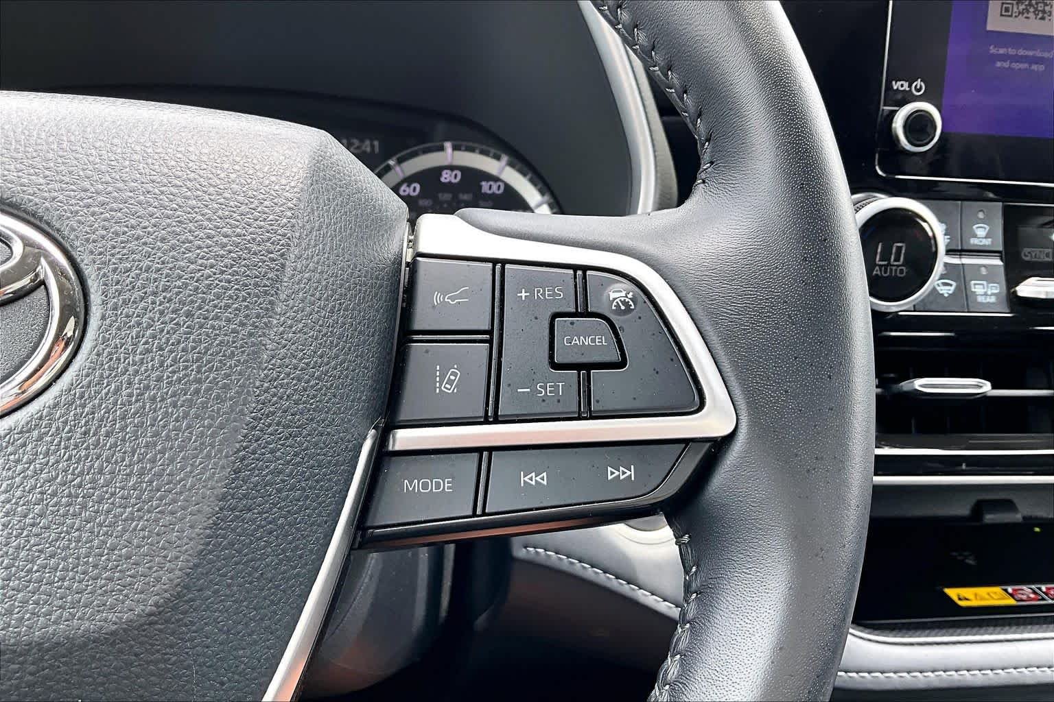 Used 2025 Midnight Black Metallic Toyota XLE image 25