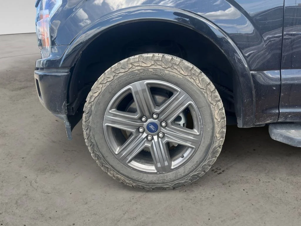 Used 2020 Black Ford XLT image 9