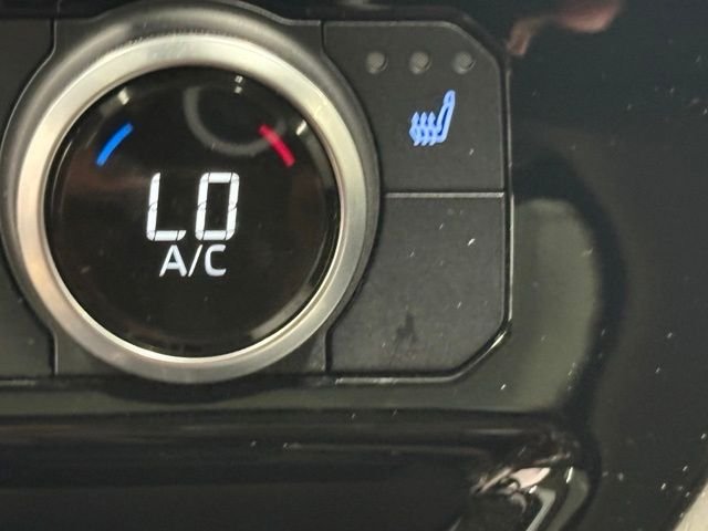 Used 2020 White Toyota XLE image 34
