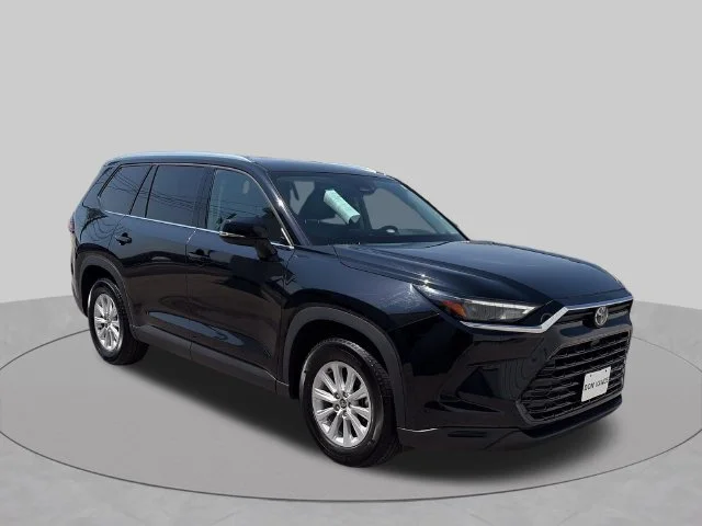 Used 2025 Black Toyota XLE image 7