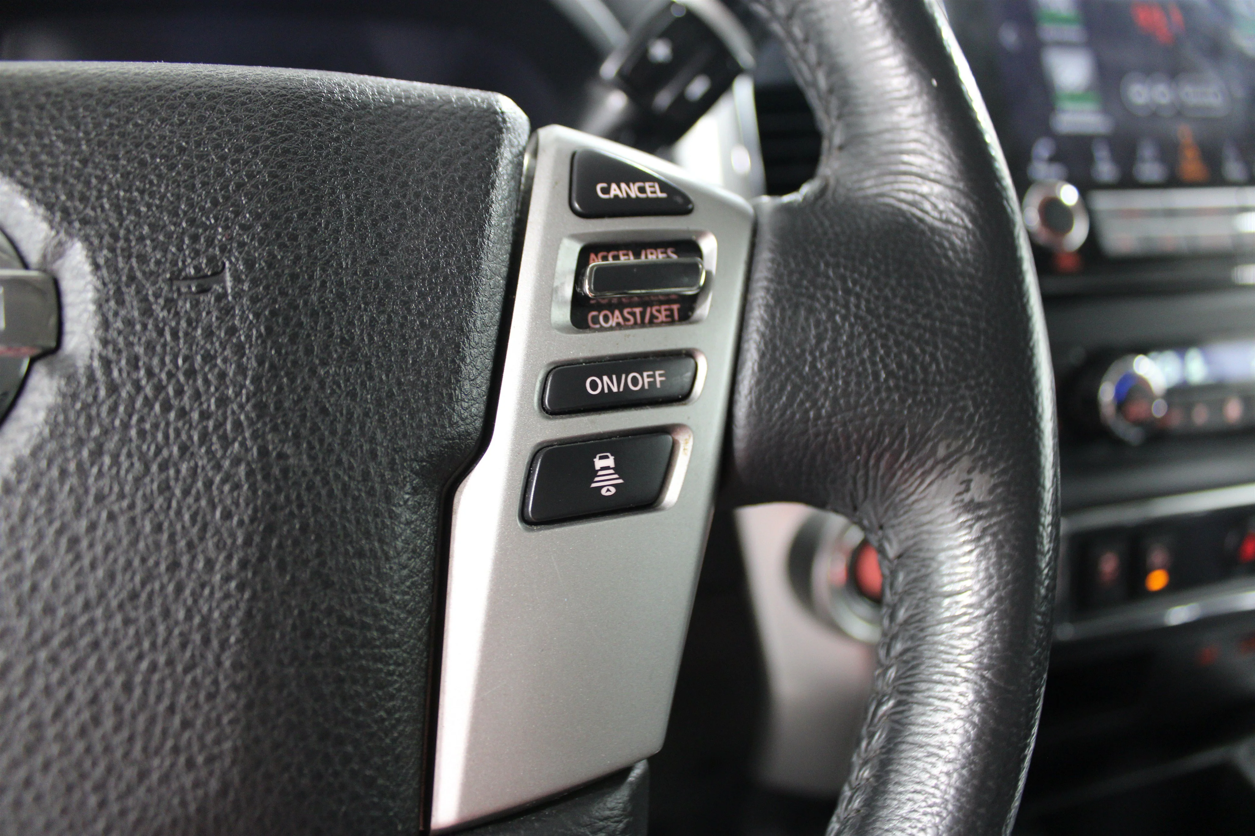 2021 Nissan Titan SV - Photo 11