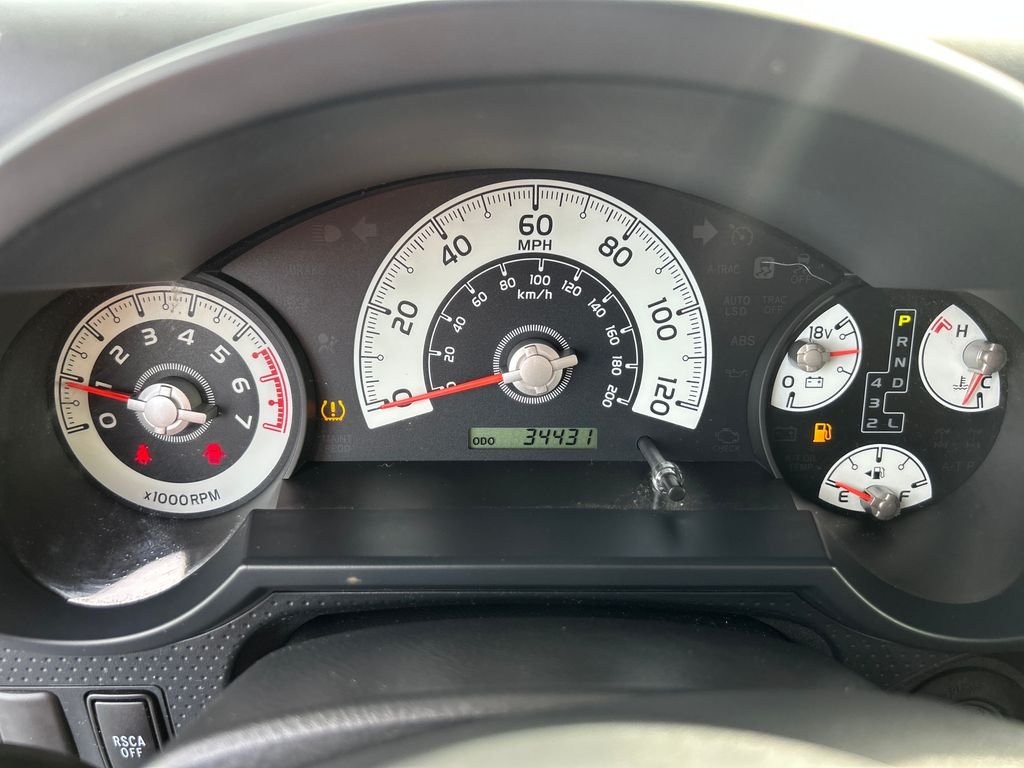 Used 2012 Green Toyota Base image 18