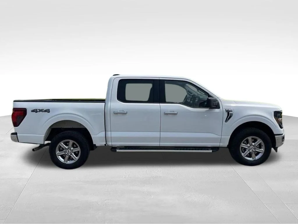 Used 2025 White Ford XLT image 4