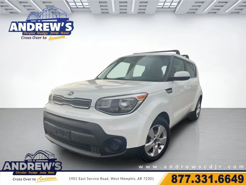 Used 2018 White Kia Base image 1