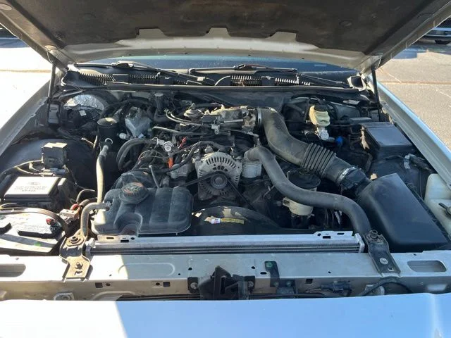 Used 2000  Ford LX image 26