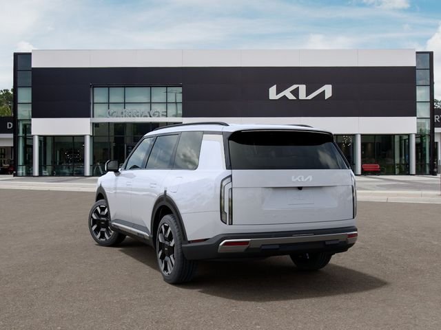 New 2027 White Kia S image 4