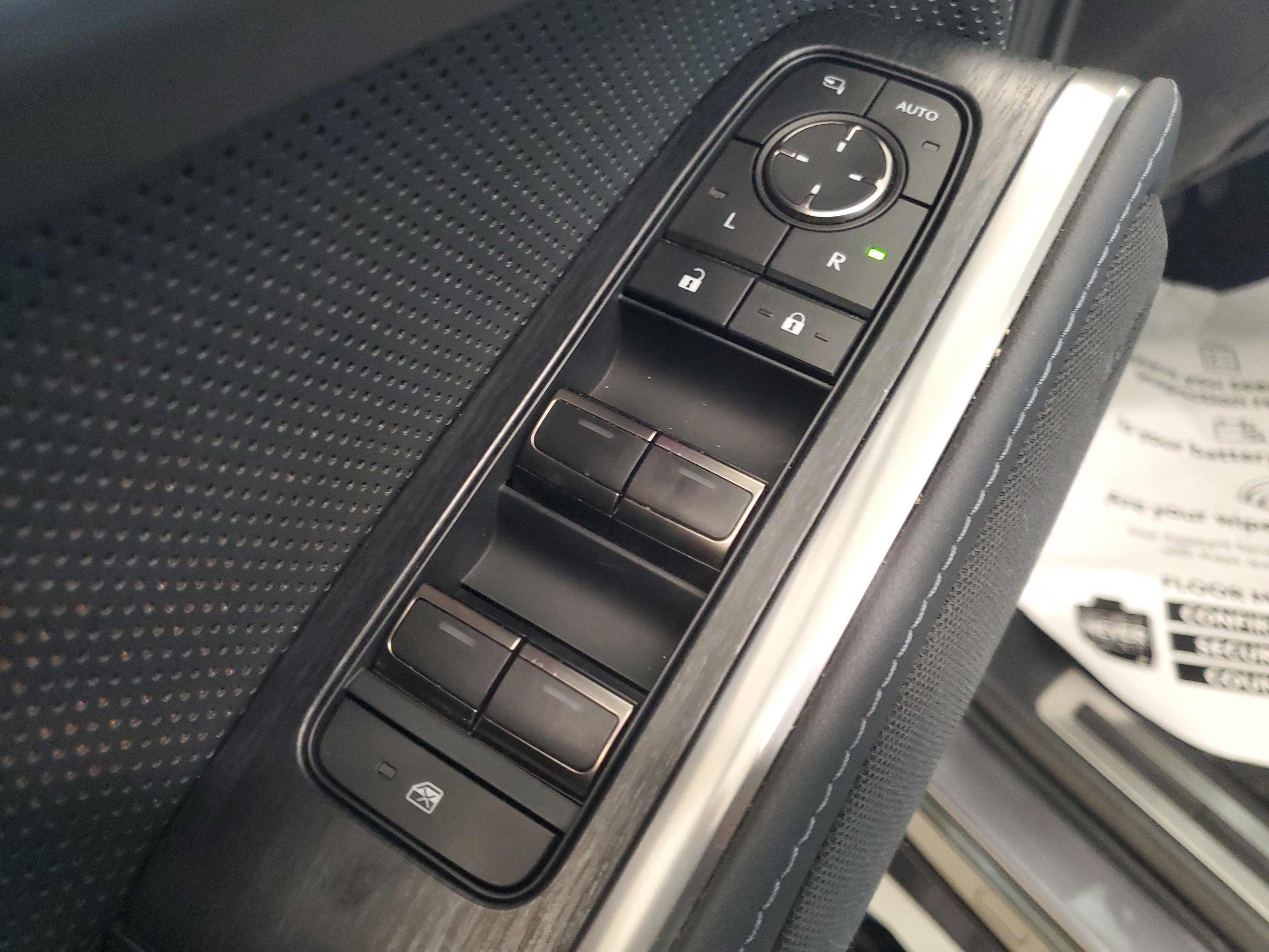 Used 2024 Gray Pearl Lexus GX 550 Luxury image 21