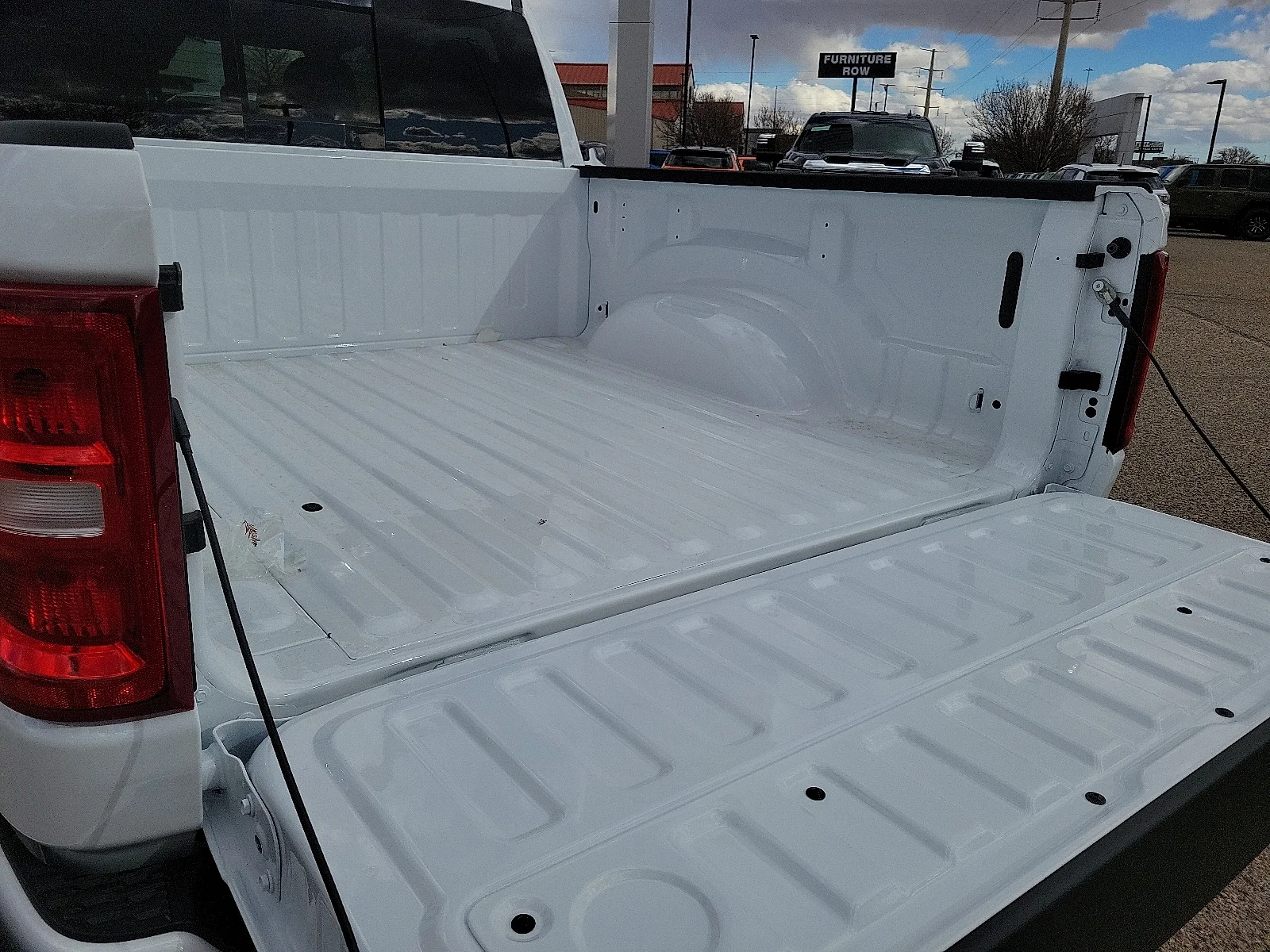 New 2026 PW7 Bright Whit Ram LONE STAR CREW CAB 4X4 5