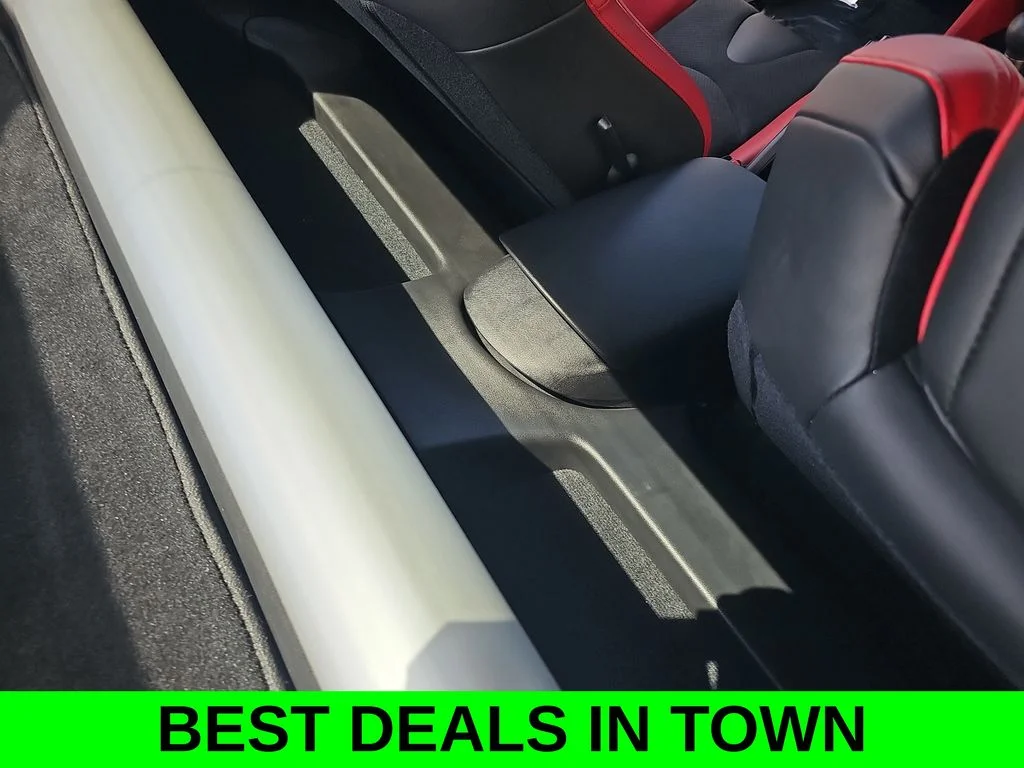 Used 2025 White Nissan Performance image 11