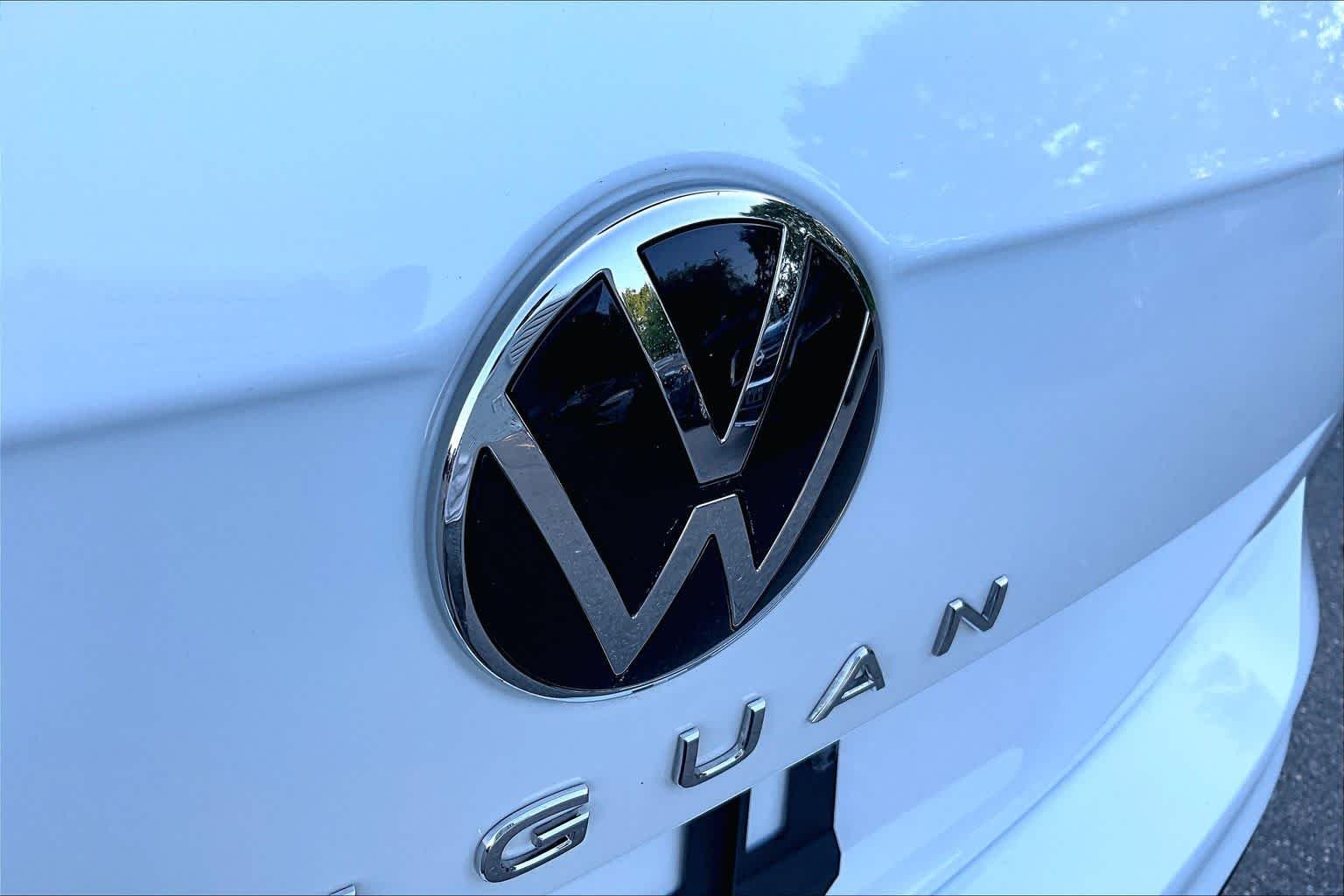 Used 2024 Opal White Pearl Volkswagen SE R-Line Black image 30