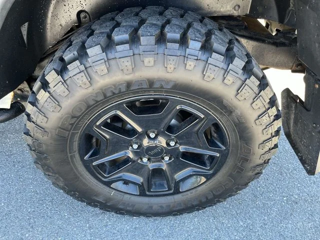 Used 2015 White Jeep Sport image 20