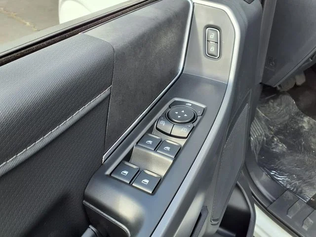 New 2026 Oxford White Ford XLT image 11