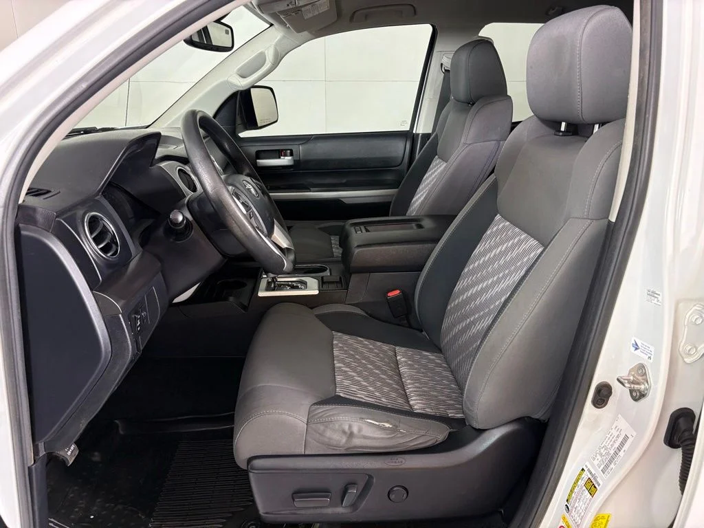 Used 2019 White Toyota SR5 image 15