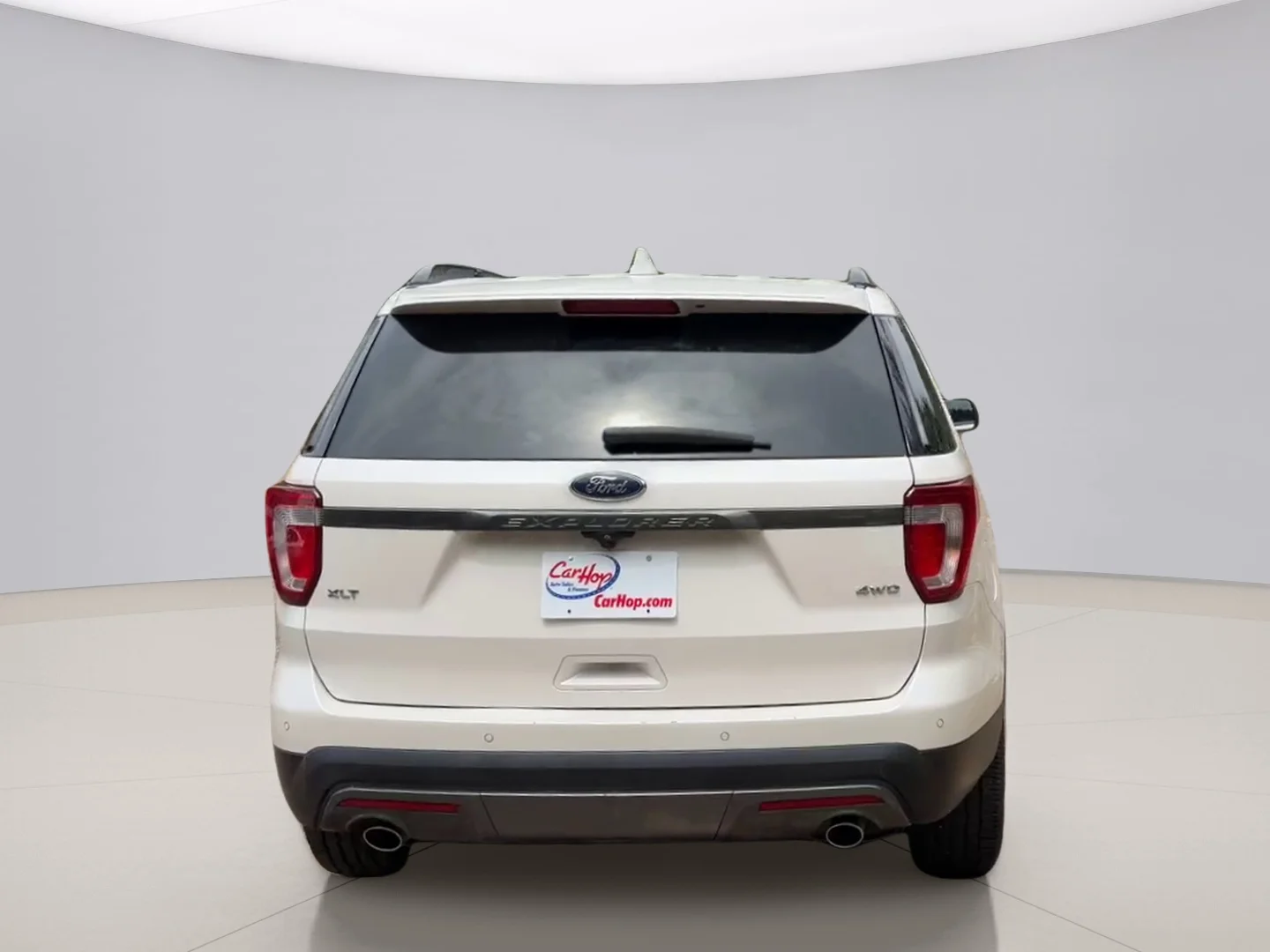 Used 2017 White Ford SLT image 4
