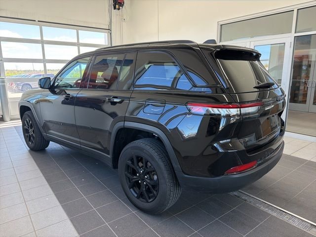 Used 2025 Black Jeep Altitude image 3