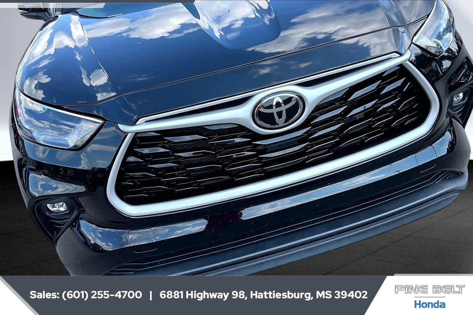 Used 2023 Midnight Black Metallic Toyota XLE image 22