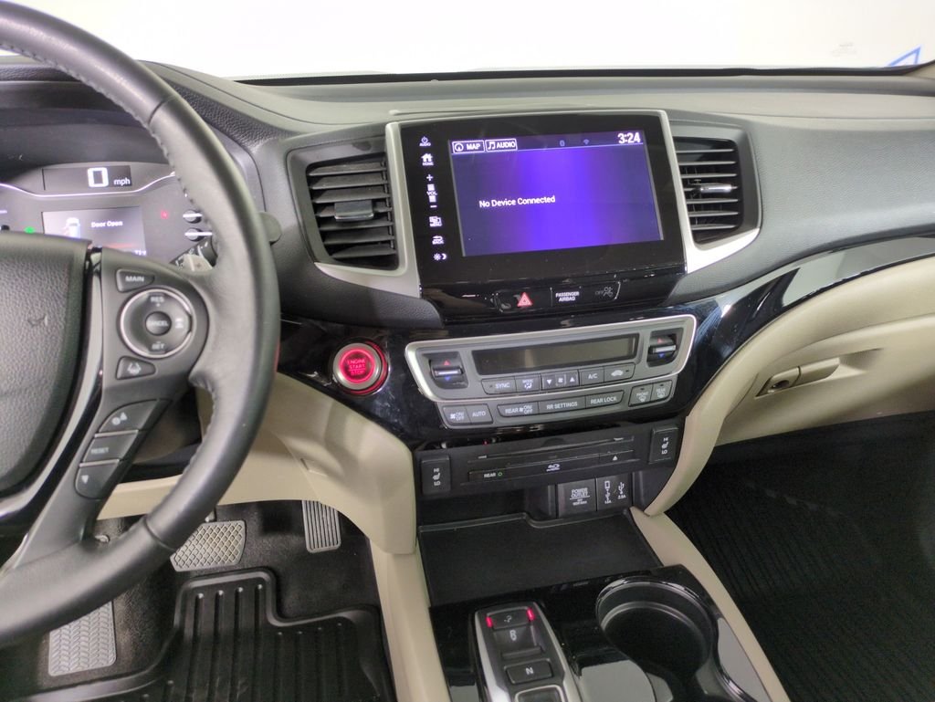 Used 2017 White Diamond Pearl Honda Touring image 17