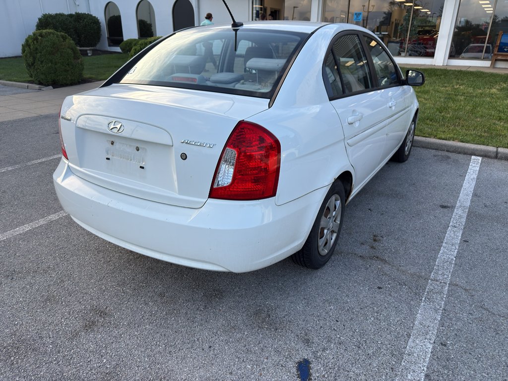 Used 2010 Nordic White Hyundai GLS image 2