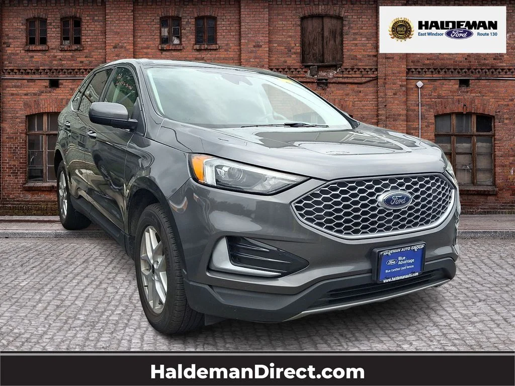 Used 2024 Gray Ford SEL image 1