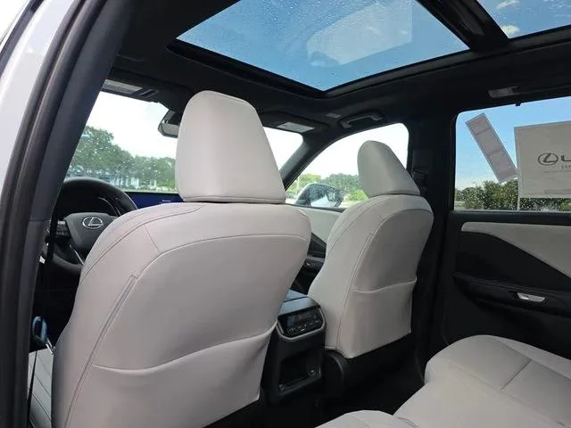 New 2026 Wind Chill Pearl Lexus PREMIUM AWD image 27