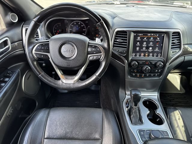 Used 2018 Gray Jeep Overland image 15