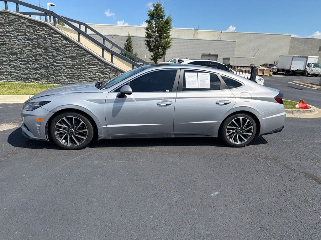 Used 2023 Silver Hyundai Limited image 4